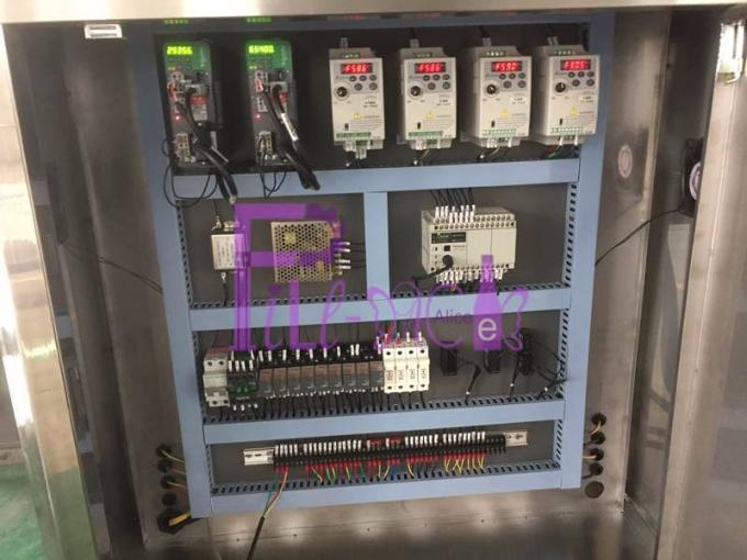 Máy dán nhãn chai thú cưng 1L Máy áp dụng tay áo động cơ Panasonic 400BPM 6