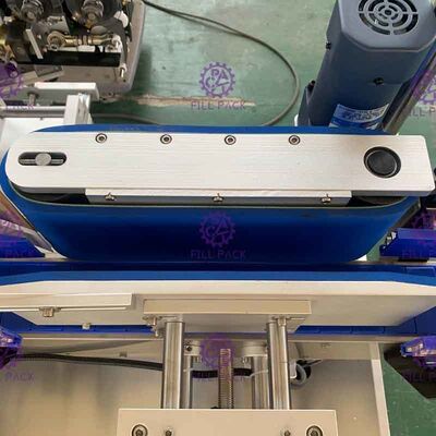 Máy dán nhãn một mặt 1800bph cho chai tròn nhỏ