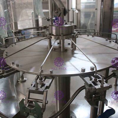 Không gỉ điền máy nước uống thép cho dây chuyền sản xuất nước đóng chai