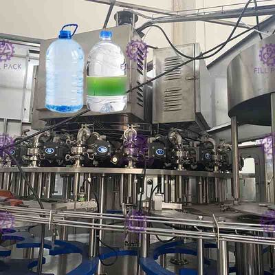 PLC điều khiển tốc độ cao nước tự động máy chiết Đối với nhựa / PET Chai