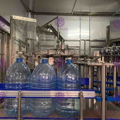 6 đầu 600BPH tuyến tính nước uống đóng chai Mchine màn hình cảm ứng với Capper