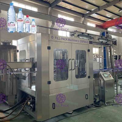 8000BPH lỏng Bottle Filling Machine 3 trong 1 rửa máy chiết vặn nắp chai