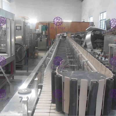 Xếp tiệt trùng Hệ thống PET Chai Với băng tải tốc độ điều chỉnh