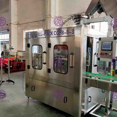 Hoàn toàn tự động 3000BPH Chai nhựa PET nhỏ Máy đóng chai nước 3 trong 1 cho nước uống khoáng tinh khiết