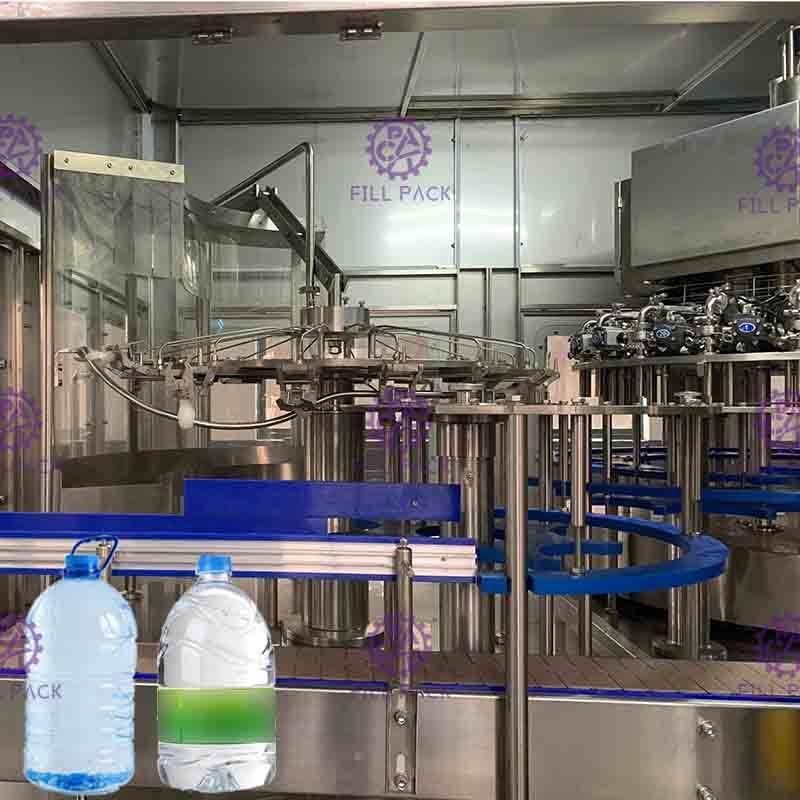 Hoàn toàn tự động 3 trong 1 uống Nhà máy chiết nước Đối với 4.5L / 5L PET Chai