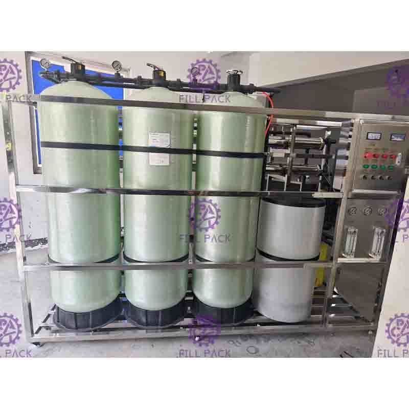 Loại nhỏ sợi thủy tinh Hệ thống RO Water Chai nước Dây chuyền sản xuất