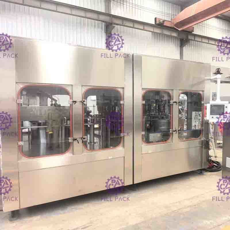 Nước uống PET 500ml / 1L / 2L 3 trong 1 Monoblock Thiết bị đóng nắp / Nhà máy / Máy / Hệ thống / Dây chuyền